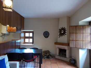 Eira Do Vez In-Room Dining