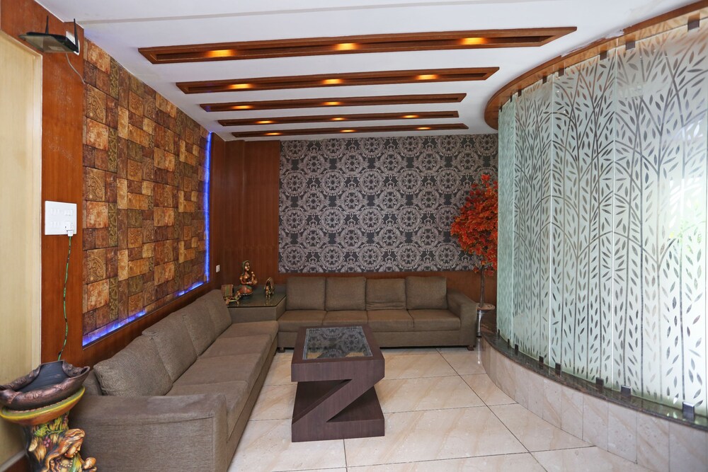 Treebo Trend Archie Regency Lobby Sitting Area