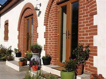 Bronhaul Farm Cottages 