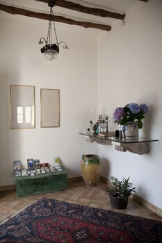 Hotel Ravesi Hotel Interior