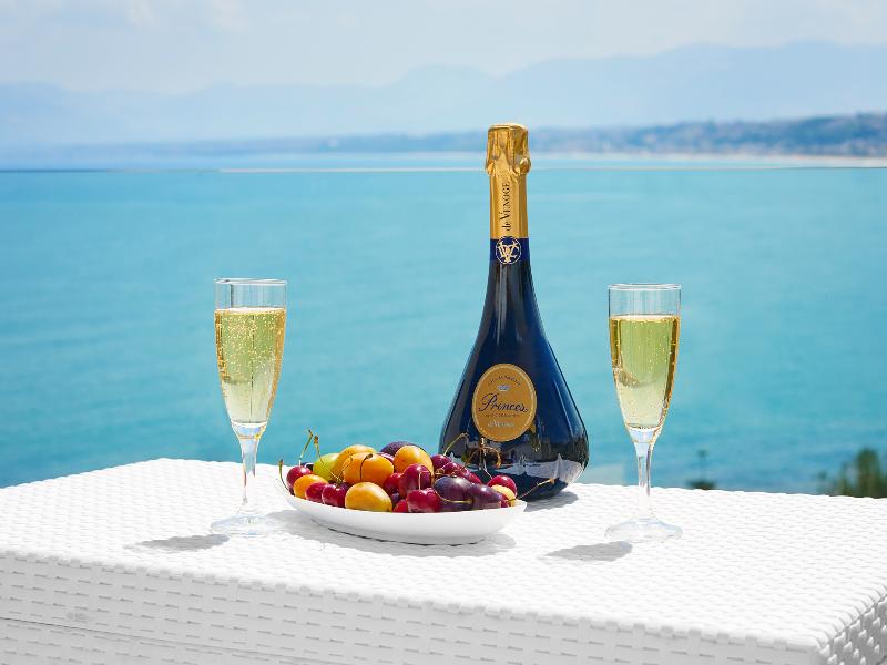 Marina Di Petrolo Hotel & Spa Bar