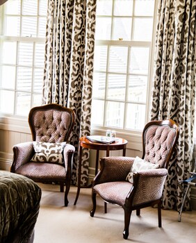 Brockencote Hall Guestroom