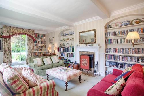 Vicarage House & Pool House 