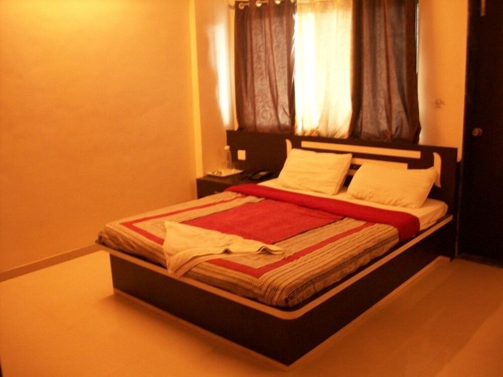 Hotel Yashraj Inn Guestroom
