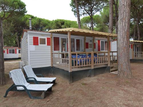 Holiday Home Camping Mare E Pineta 2 (هالیدی هوم كامپینگ مار ا پینتا ۲) 