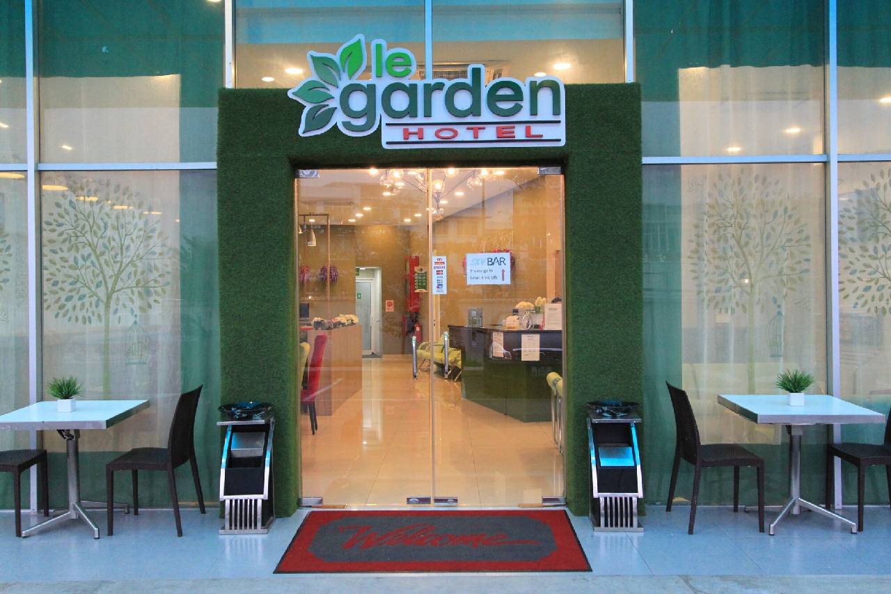 Le Garden Hotel Hotel Entrance