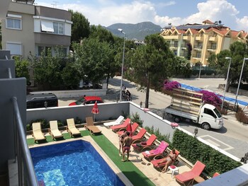 Twenty One Hotel Pool