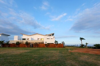 Skyebay Club Exterior