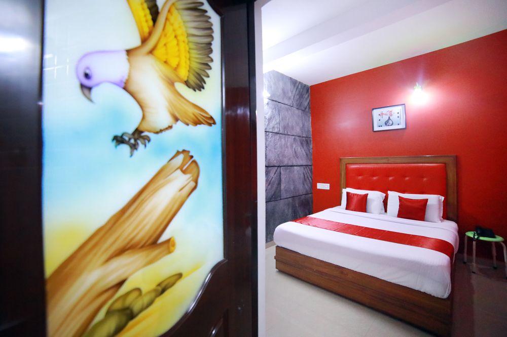 Oyo 8653 Achus Inn 