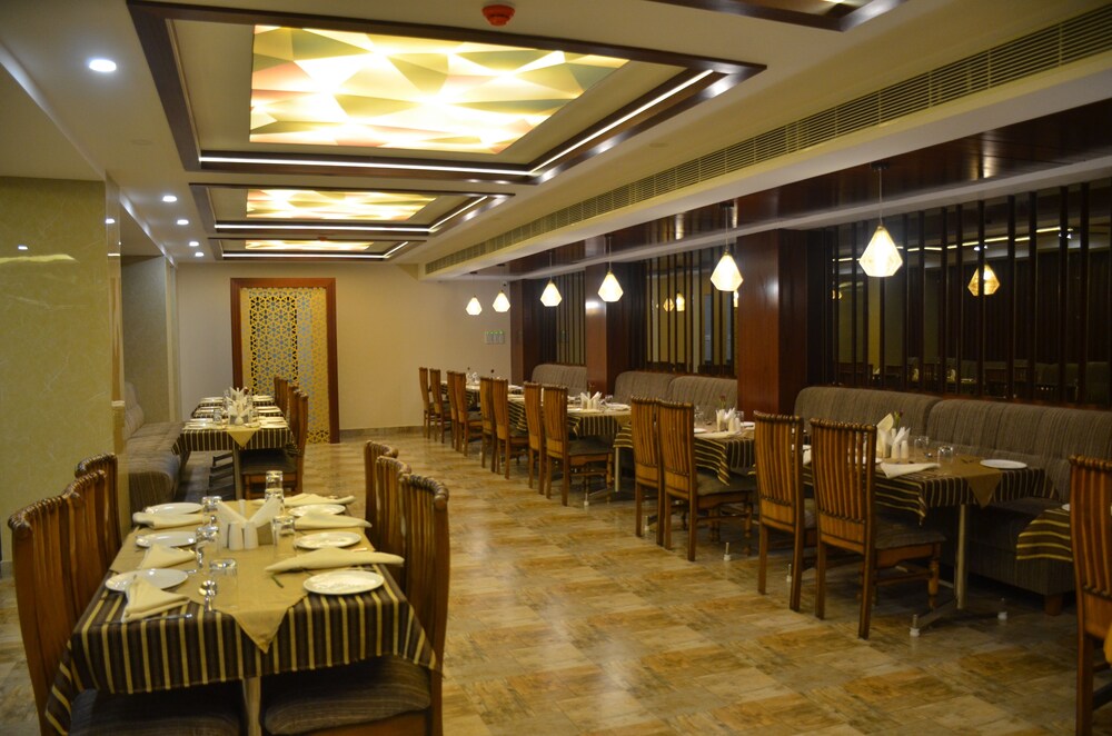 Hotel Mansha Regency Restaurant
