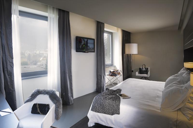 Lido Palace Room