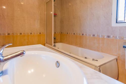 Caules Villa Pool Air Con Wifi 