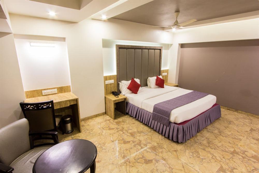 Zo Rooms Palm Beach Road Belapur (زو رومز پالم بیچ رواد بلاپور) 