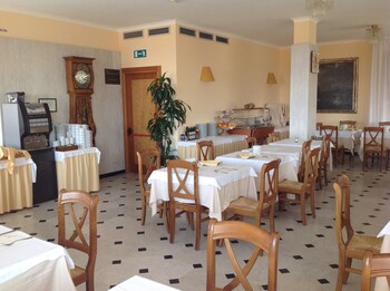 Hotel Tirreno Breakfast Area