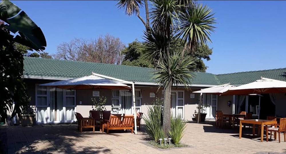 Flying Falcon Guesthouse