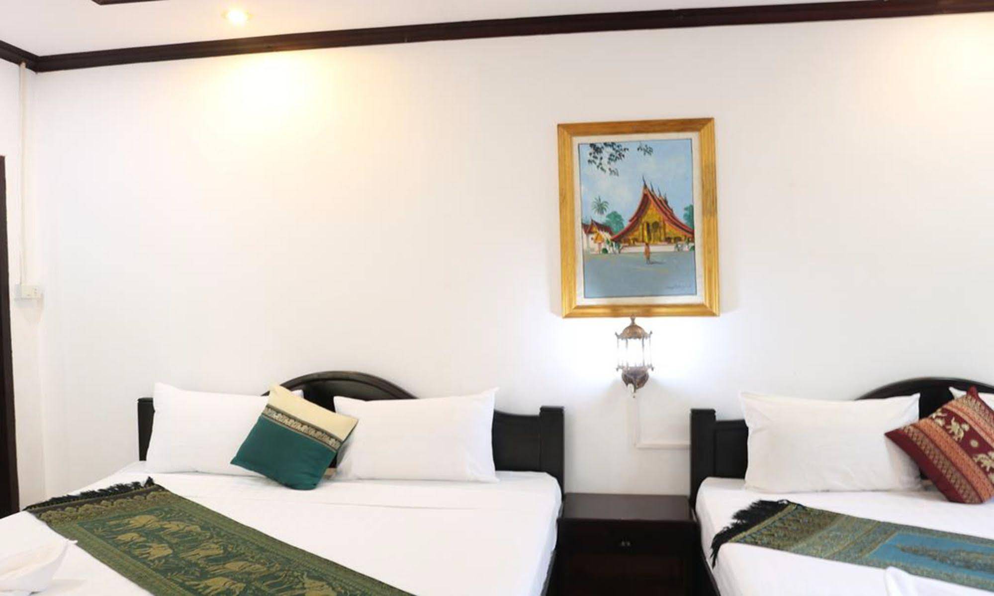 Singharat Guest House 