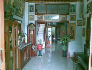 Taman Sari Hotel By Prasanthi 