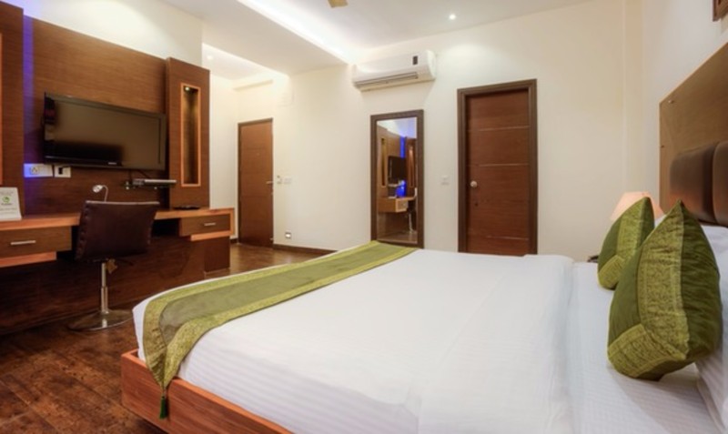 Treebo Trend Coral Tree Dlf Phase 1 Room
