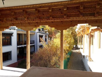 Zimskhang Holiday Home Balcony View
