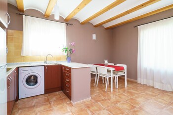 164 Fenix 2 In-Room Kitchen