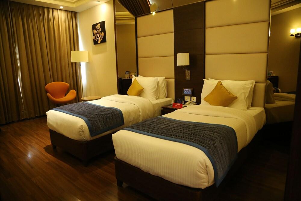 Oyo Premium Panchkula Sector 5 