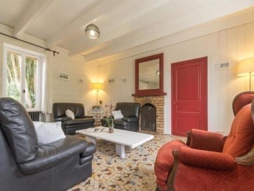 House Ti Line (هاوس تی لین) 