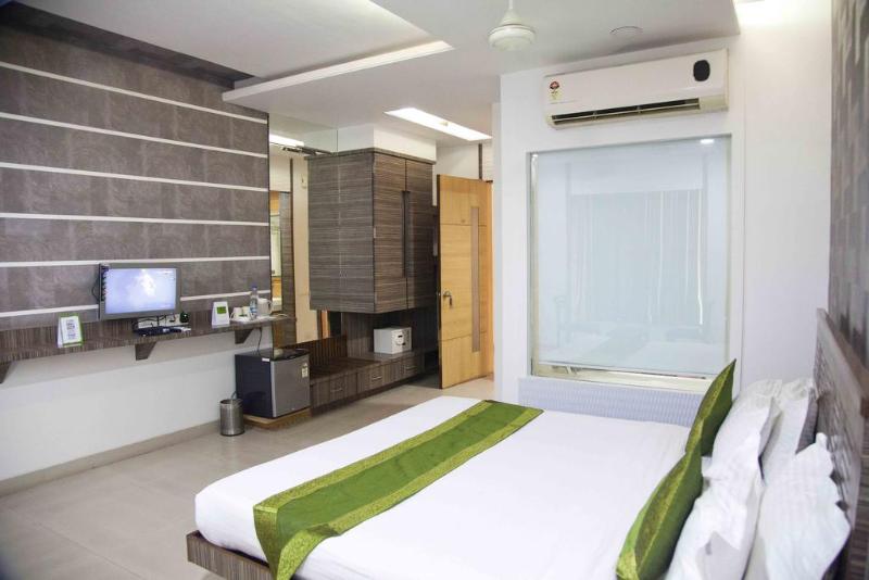Treebo Admiral Suites Room