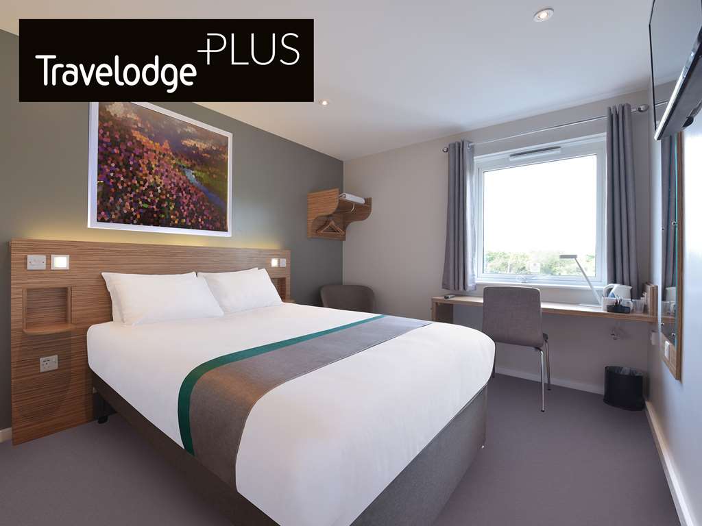 Travelodge Gatwick Airport Central Double Room PLUS