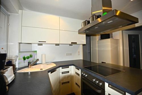 Luxus Apartment 27 (لوکسوس آپارتمان ۲۷) 