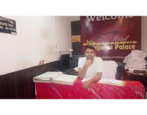 Cozy Stay Near Parmarth Niketan 