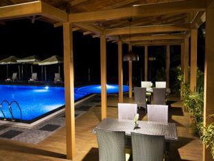 The Yellow Bamboo Resort 