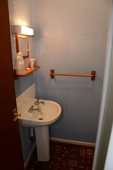 The Cove Guest House ( كوو گست هاوس) Bathroom