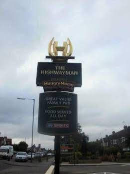 Highwayman Hotel (هایویمان هتل) 