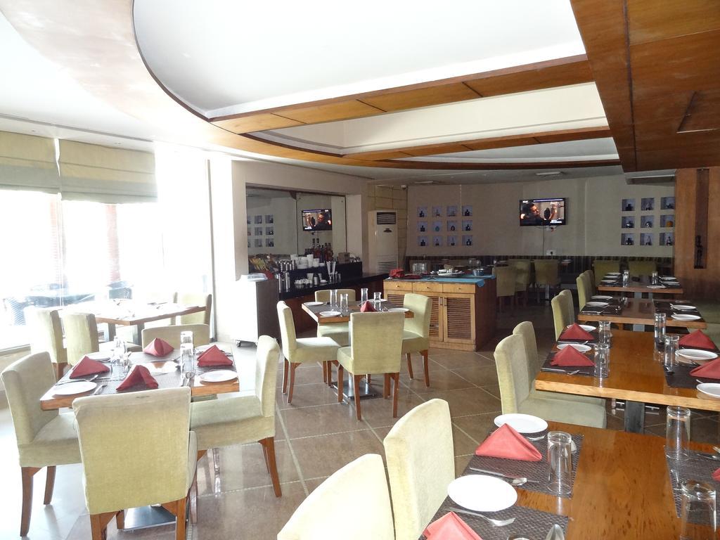 Lemon Tree Hotel Alwar 