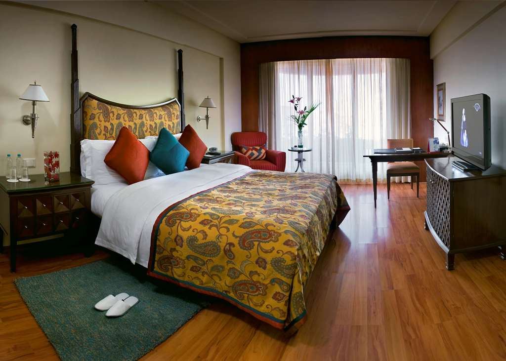 The Lalit Mumbai Airport Guest room