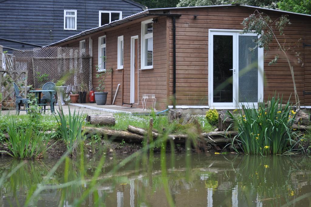 Pond View Lodge 