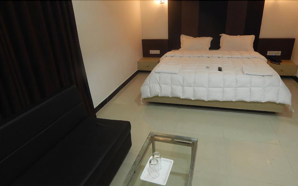 Hotel Vraj Inn 