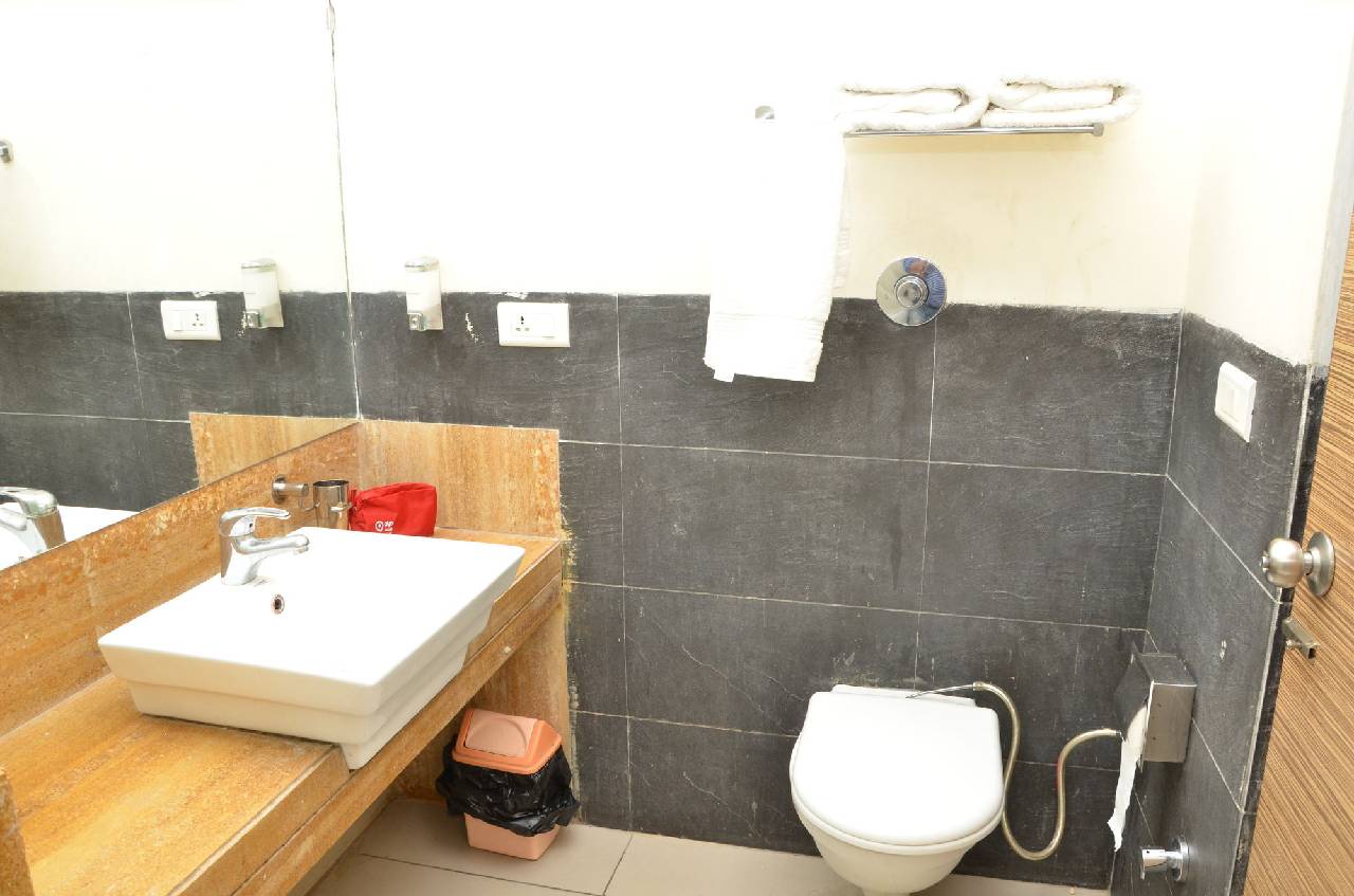 Oyo Rooms Chaura Bazaar Sanglan Shivala 