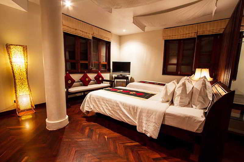 Indigo House Hotel Room