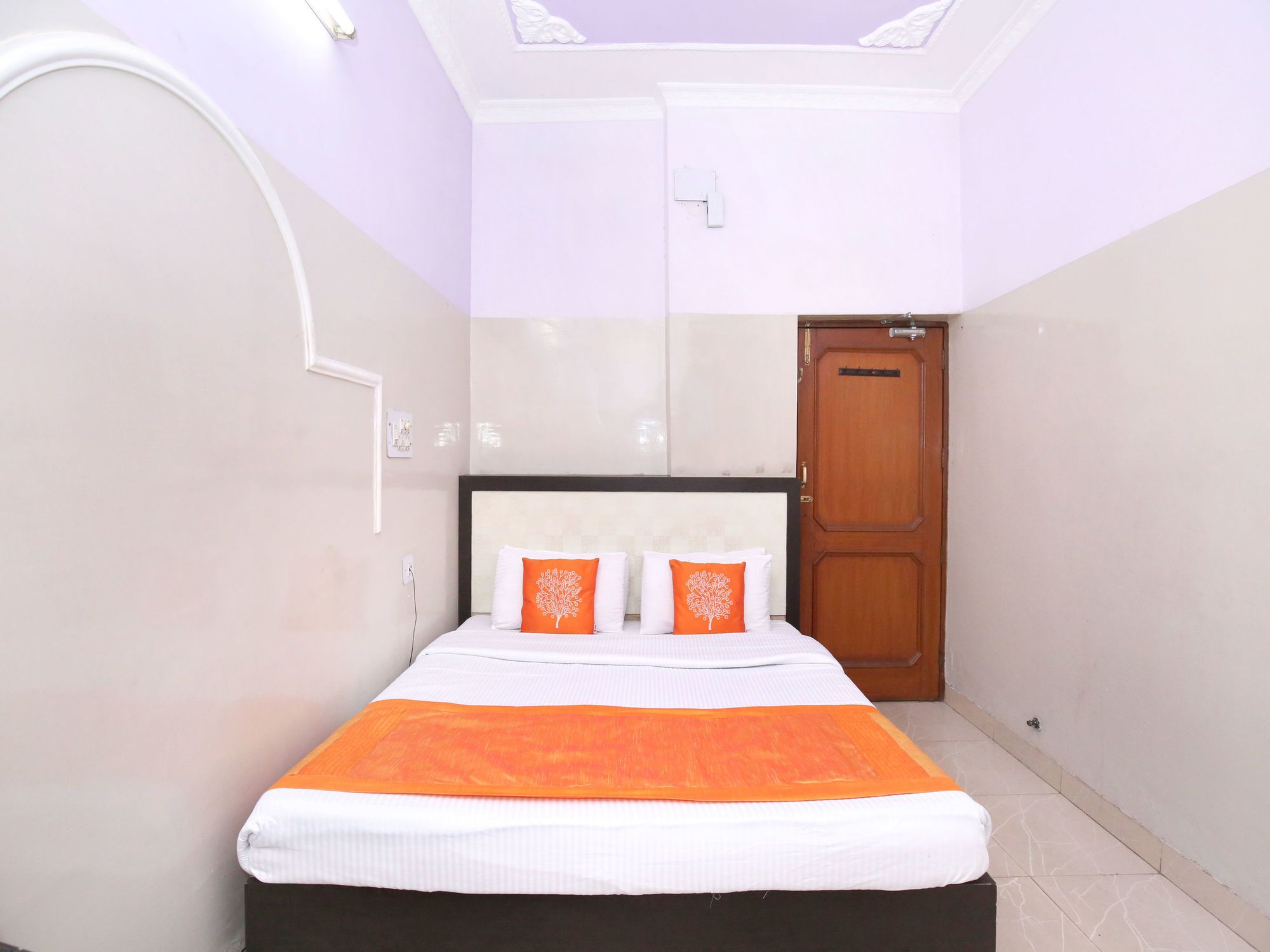 Oyo 11417 Hotel Lotus 