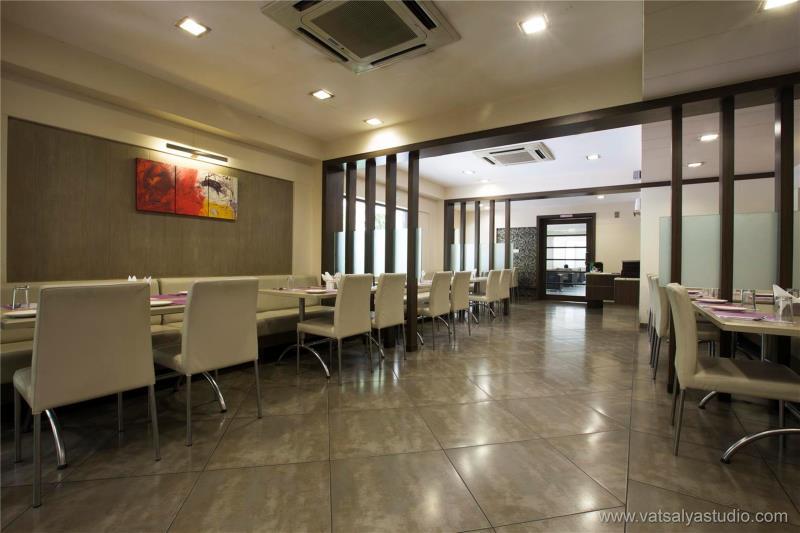 Vits Shalimar Hotel (ویتس شالیمار هتل) 