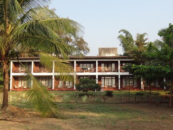 Lotus Eco Beach Resort Murud 