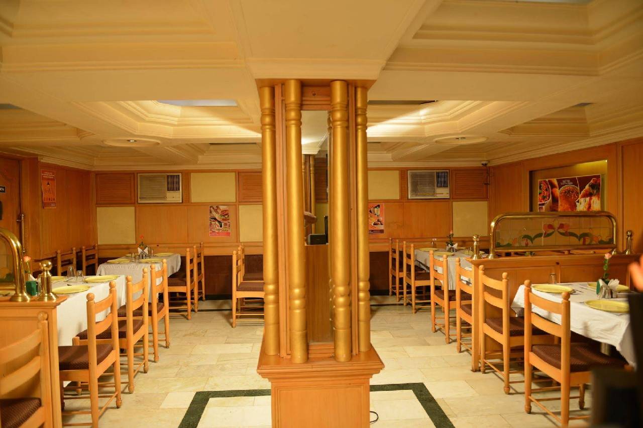 Sree Bharani Hotels (اسری بهارانی هتل) 