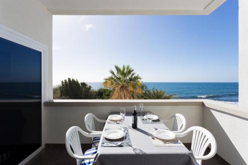 Las Gaviotas Beach I 