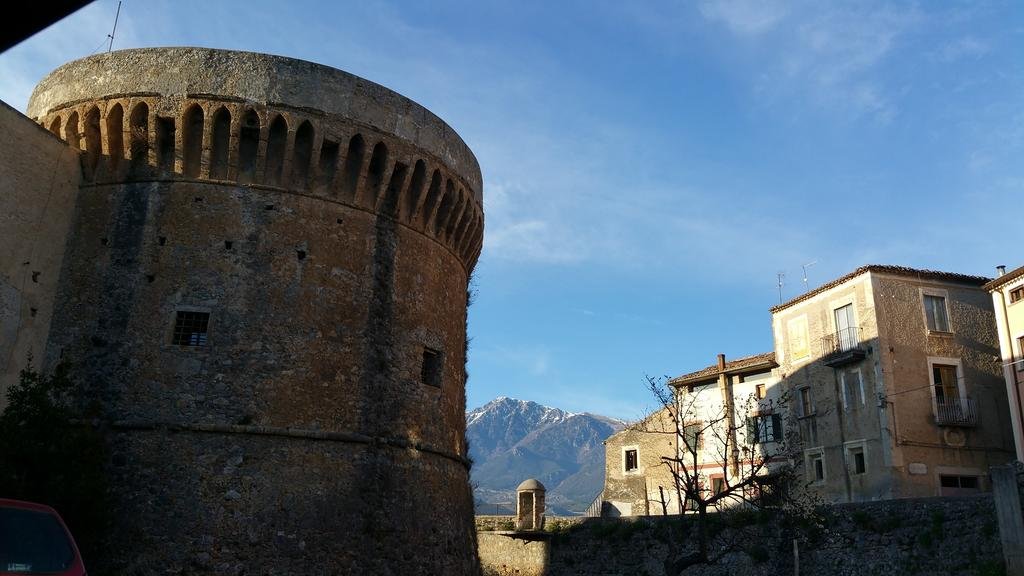Tra Gli Ulivi 