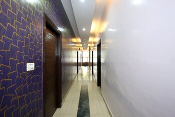 Oyo 4727 Hotel Sangam Pacific Hallway