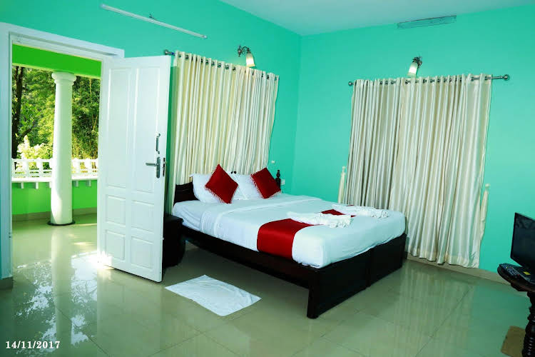 Aruvi Resort Munnar 