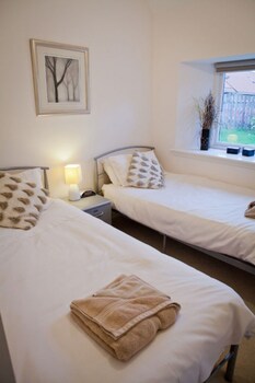 West Fenton Court (وست فنتون كورت) Guestroom