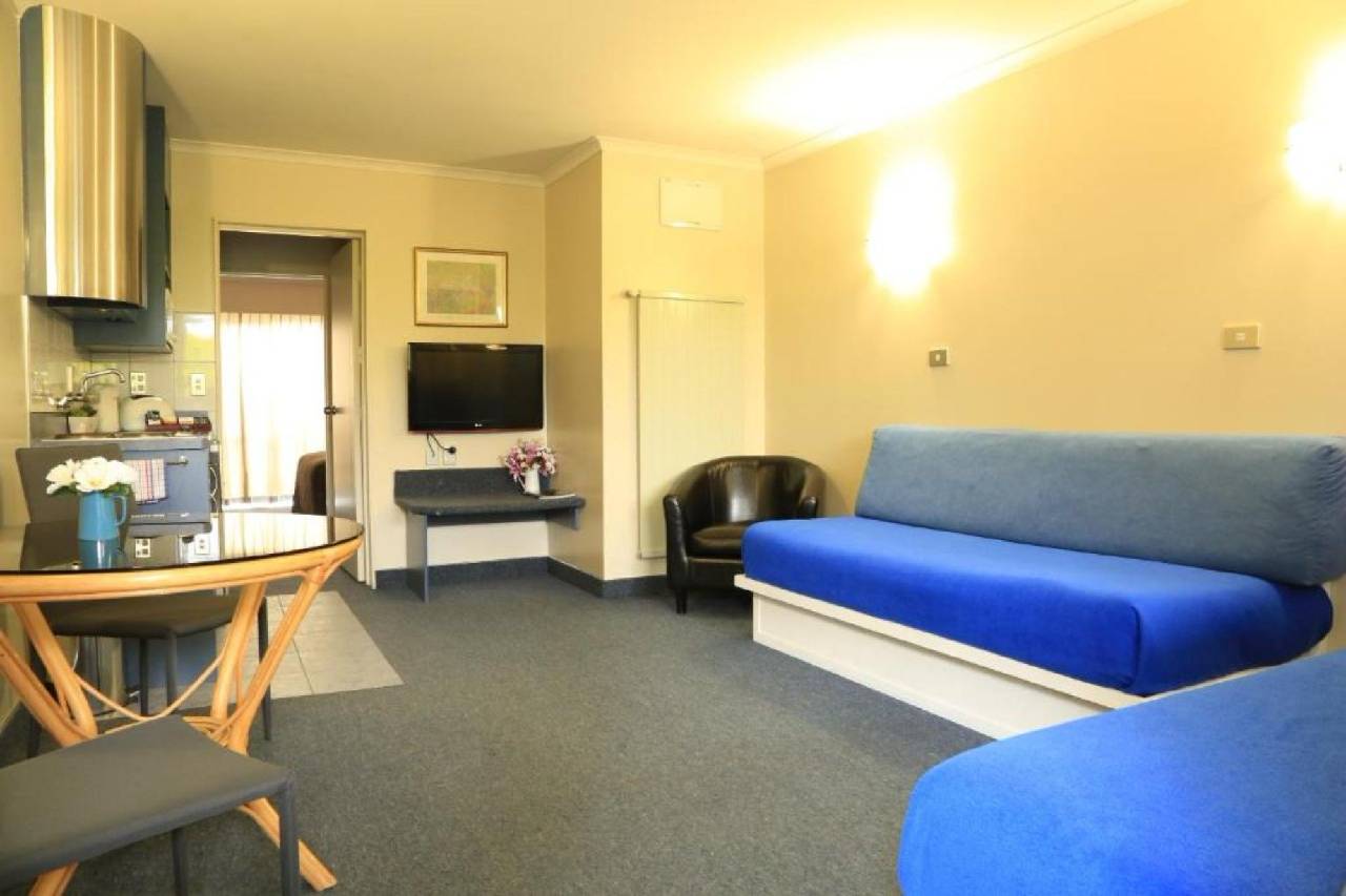 Alpin Motel & Conference Centre (آلپین موتل و كونفرنس سنتر) 