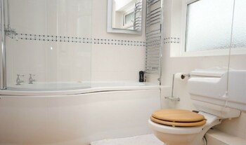 Annies Cottage Emsworth 400255 Deep Soaking Bathtub